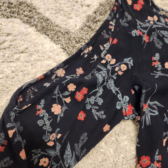 American Eagle Floral Dress Boho Open Shoulder Open Back Size Medium - Picture 13 of 16